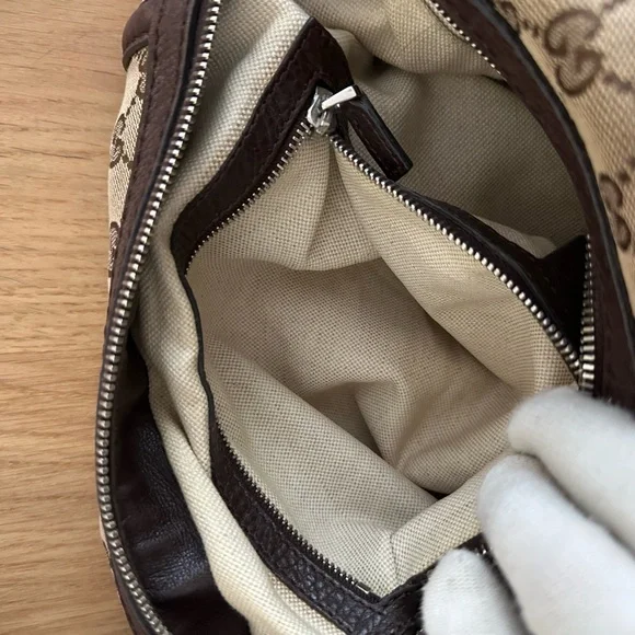 Gucci Hobo Shoulder Bag - Picture 14 of 17